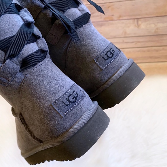 UGG Short Continuity Bow Boots In Charcoal - Picture 3 of 8